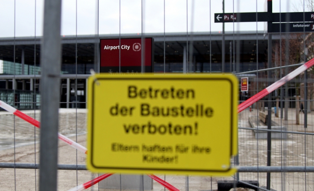 Neues Statik-Gutachten: BER-Terminaldach überlastet