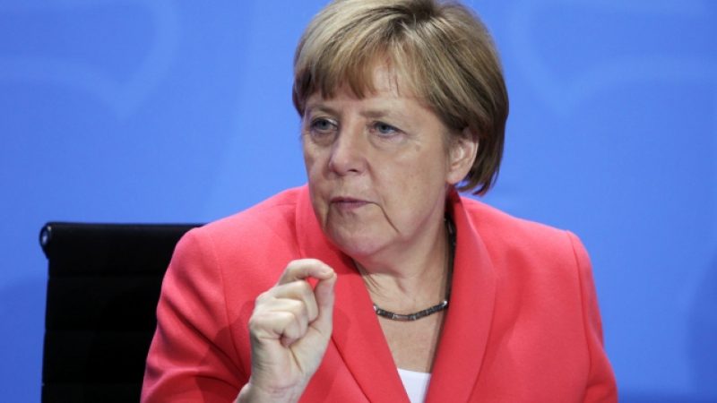 Merkel will schnelle Aufklärung des Abgas-Skandals bei VW