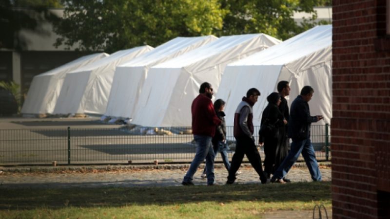 CSU-Politiker: Zurückweisung von Flüchtlingen an Grenze ermöglichen