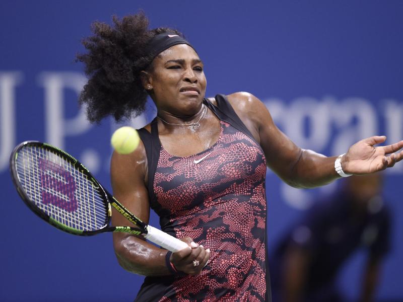 Serena schlägt Venus Williams – Djokovic im Halbfinale
