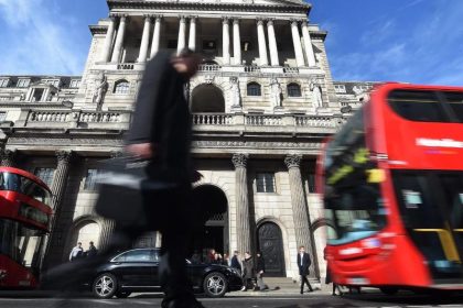 Bank of England lässt Zinsen unverändert