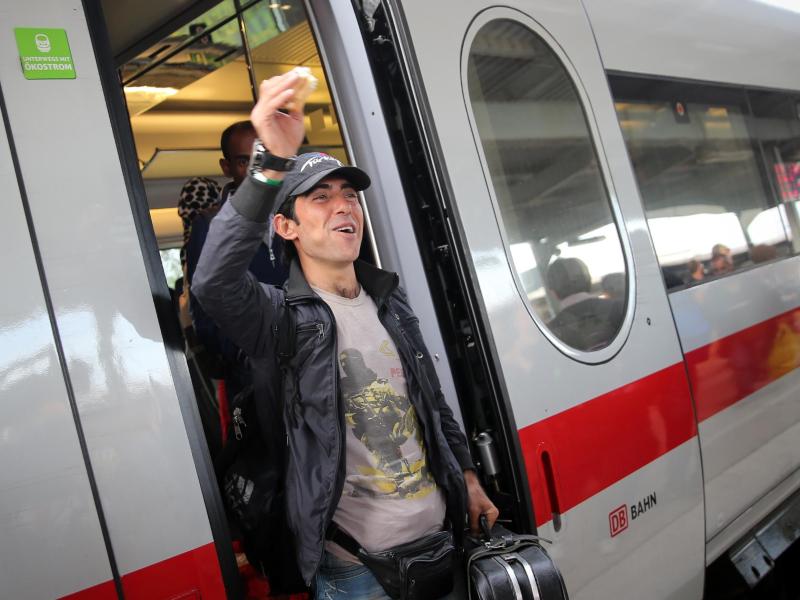 Bahn räumt regulären ICE nach Berlin für Flüchtlinge