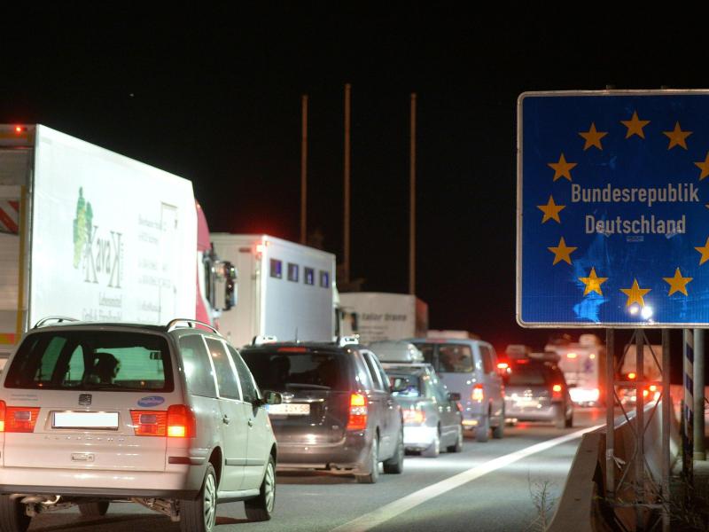 Staus wegen Grenzkontrollen auf Autobahnen in Bayern