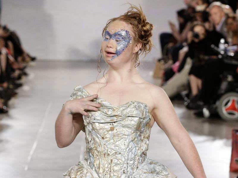Fashion Week: Applaus für Model mit Down-Syndrom