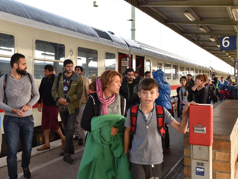 Knapp 180 Flüchtlinge springen aus Sonderzug nach Berlin