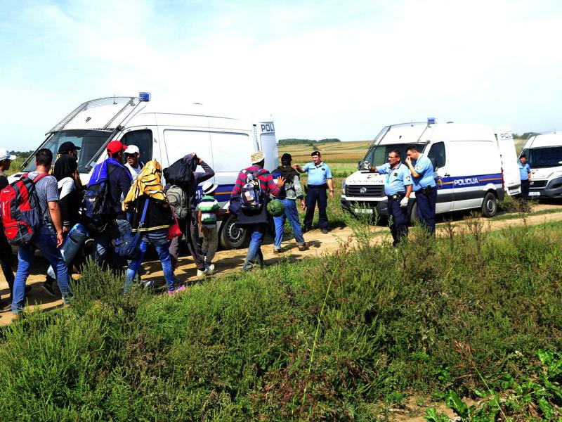 Tausende Flüchtlinge wählen die Kroatien-Route