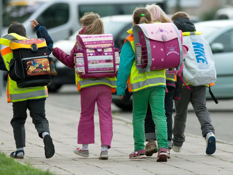 Zu Fuß zur Schule: Aktionstage für sicheren Schulweg
