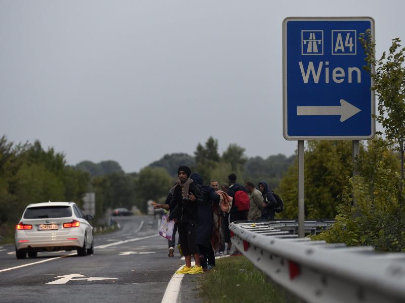 Orban reist zu Gesprächen über Flüchtlingskrise nach Wien