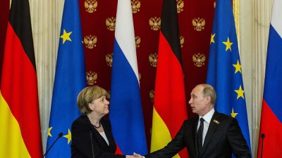 Ukrainegipfel in Paris: Merkel und Putin reden unter vier Ohren