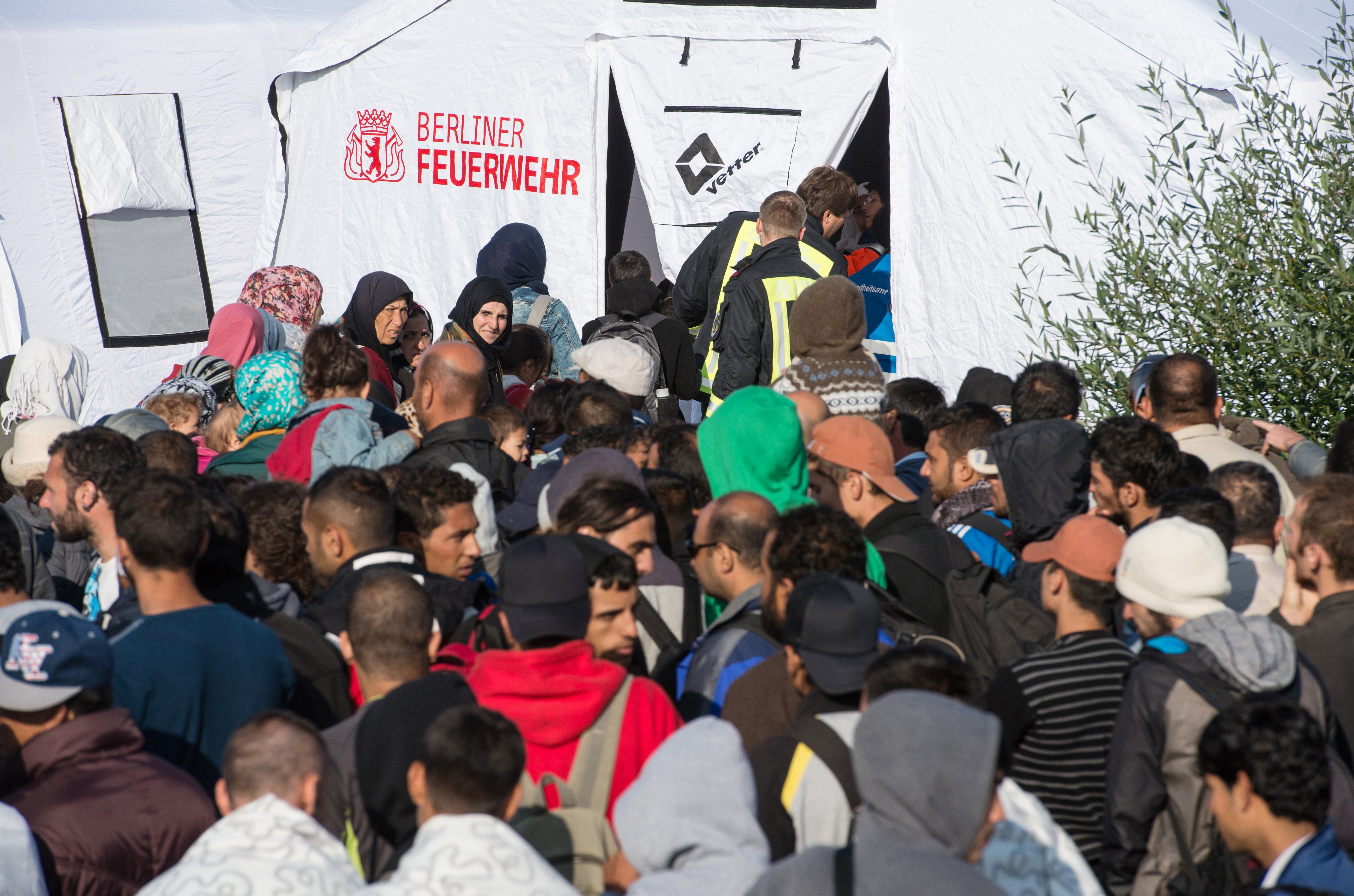 Flüchtlingskrise: Wirtschaft sieht Bedarf von über 100.000 Neueinstellungen