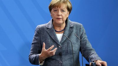 Merkel im Kreuzfeuer zwischen Rücktrittsforderungen und Friedensnobelpreis