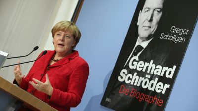 Flüchtlingskrise: Altkanzler Schröder verteidigt Merkel