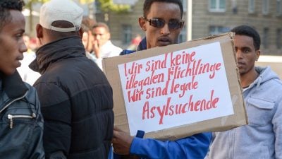 Zehntausende Flüchtlinge aus Syrien klagen gegen BAMF: Gericht entscheidet über Status