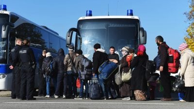 Merkel rechnet für 2015 mit einer Million Migranten