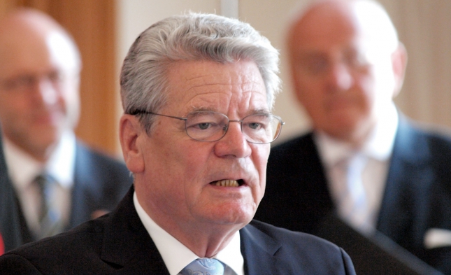 Gauck warnt vor Schaukämpfen in Flüchtlingsdebatte