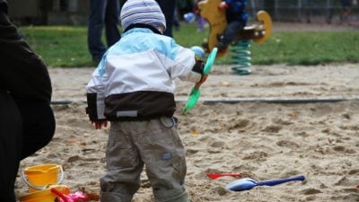 Knapp 700.000 unter Dreijährige sind in Kindertagesbetreuung