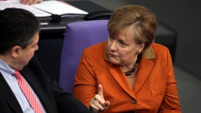Merkel hält trotz SPD-Kritik an Transitzonen fest