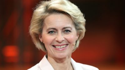 Prüfung der Doktorarbeit: Von der Leyen fühlt sich nicht im Amt belastet