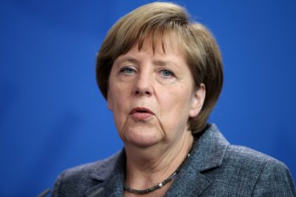 Merkel sieht EU in Bewährungsprobe: “Wie gehen wir mit den Flüchtlingen um?”