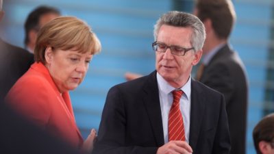 Merkel sieht trotz Kritik CDU-Rückhalt für Flüchtlingspolitik