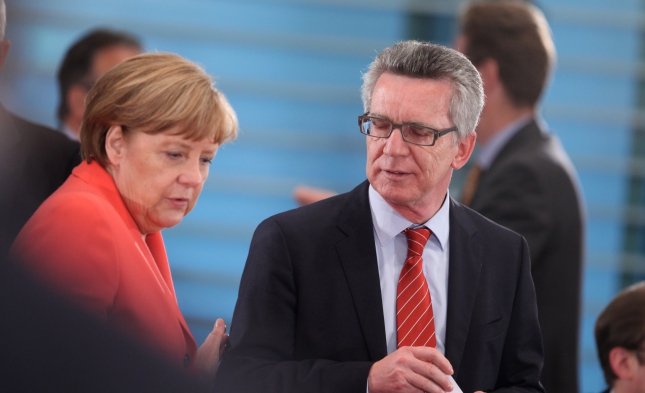 Merkel sieht trotz Kritik CDU-Rückhalt für Flüchtlingspolitik
