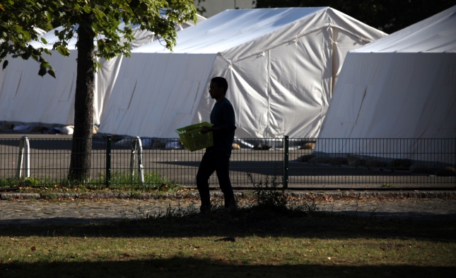 Zehntausende Flüchtlinge wohnen bundesweit noch in Zelten