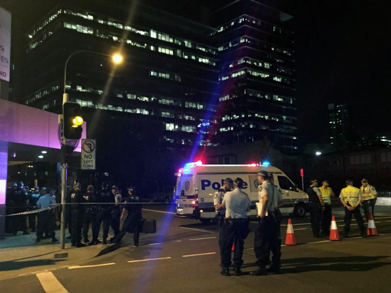 Schüsse in Sydney: Zwei Tote vor Polizeizentrale