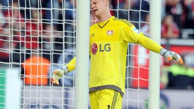 Torwart Leno mit Slapstick-Tor vor DFB-Premiere