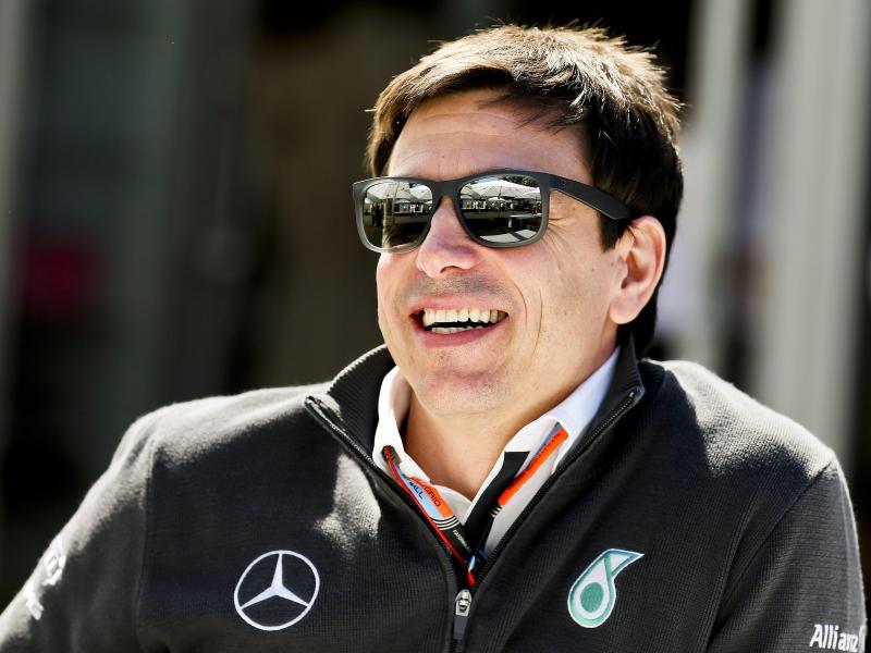 Mercedes-Motorsportchef: Glas ist immer eher halbleer