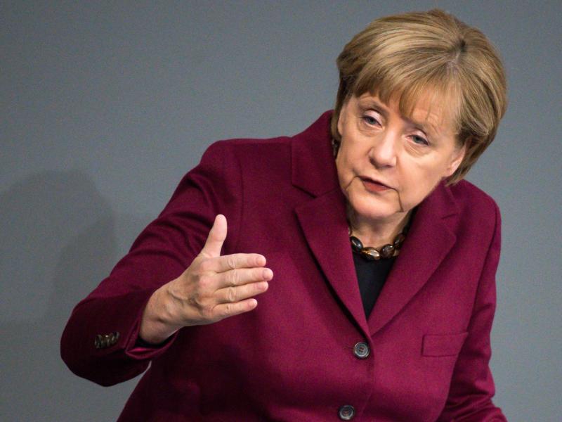 Merkel wirbt für Asyl-Kurs – Seehofer wettert gegen „warme Worte“