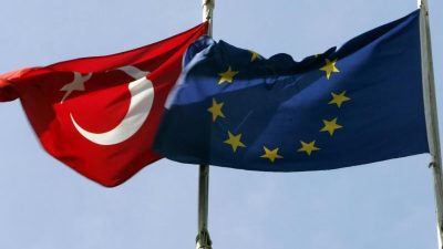 Türkei fordert von Europa drei Milliarden Euro für Flüchtlinge