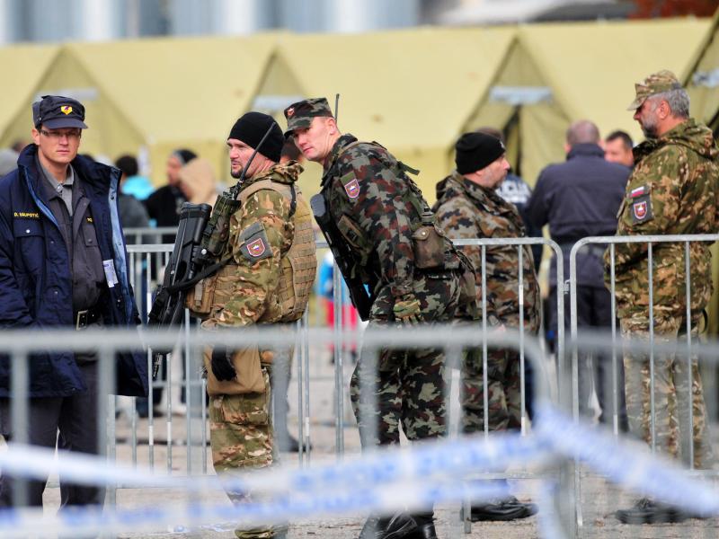 Sloweniens Parlament stimmt für Militäreinsatz in Flüchtlingskrise