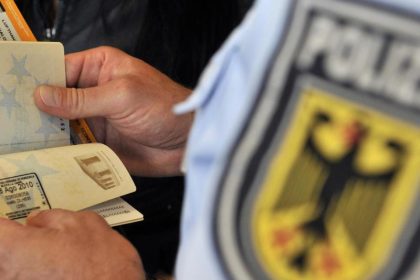 GdP: Bundespolizei nicht berechtigt Reise-Rückkehrer aus Corona-Risikogebieten zu untersuchen