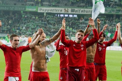 Lehrstunde für Wolfsburg – Bayern hoffen auf Pokalderby