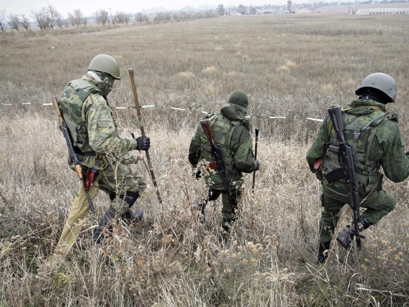 Ukrainische Soldaten und Rebellen stören OSZE-Luftaufklärung