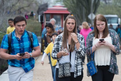 US-Teenager nutzen neun Stunden am Tag Telefon und Computer