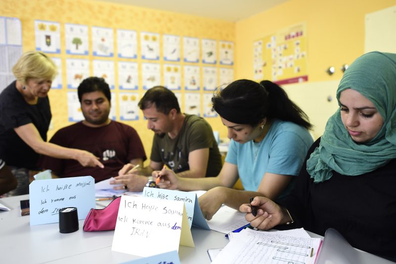 Lehrerverband: Wie warnen wir deutsche Schülerinnen vor muslimischen Männern?