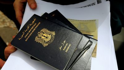 Falsche Ausweise und Diplome: Flüchtlinge kauften „Antragspakete“