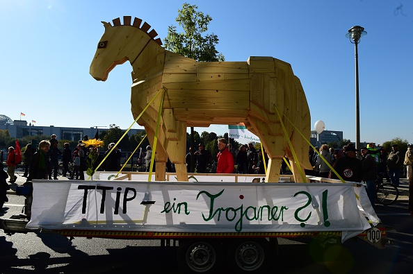 Bundesregierung protestiert gegen Sperrung von TTIP-Akten für Bundestagsabgeordnete