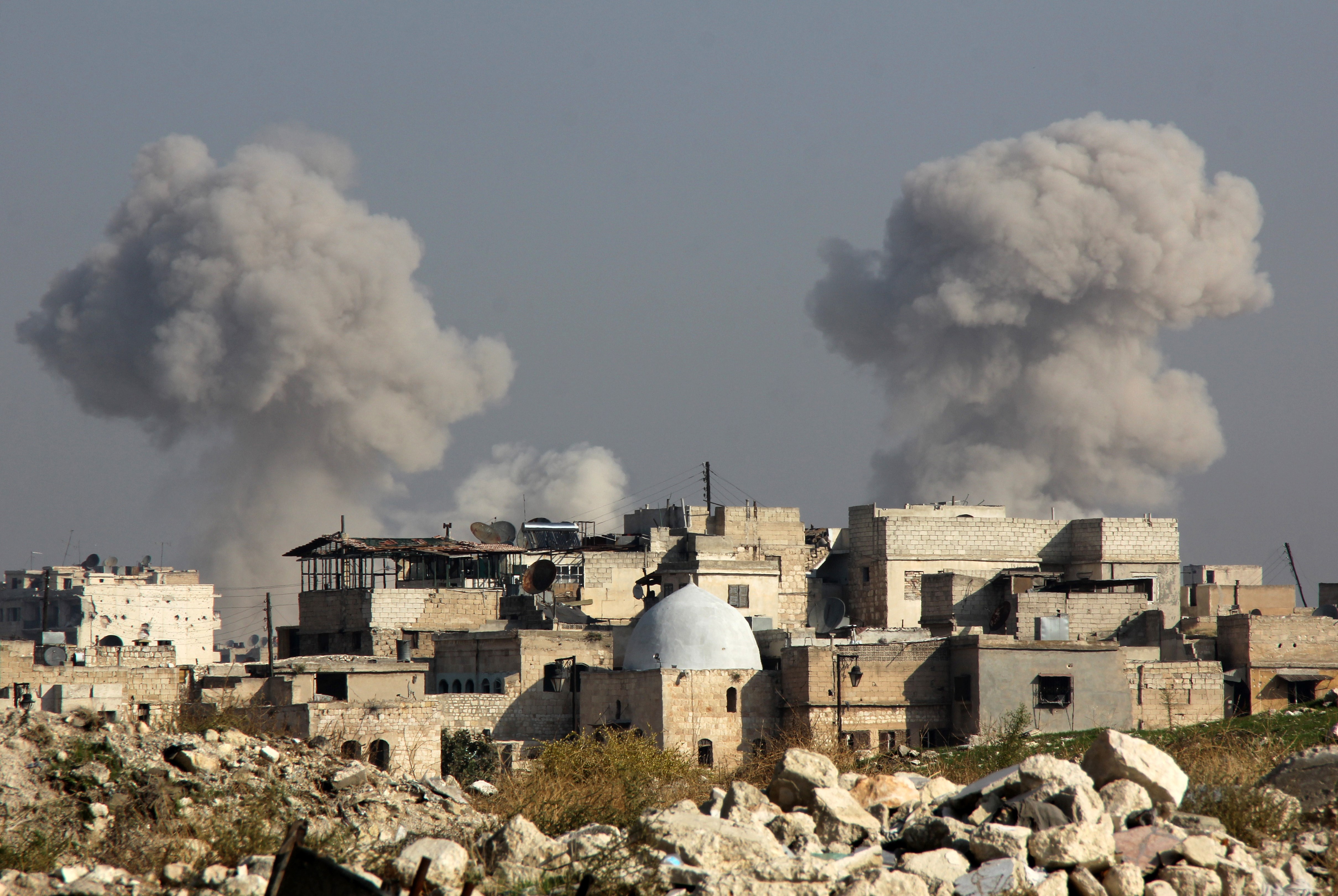 Frankreich fliegt massive Luftangriffe auf IS in Syrien