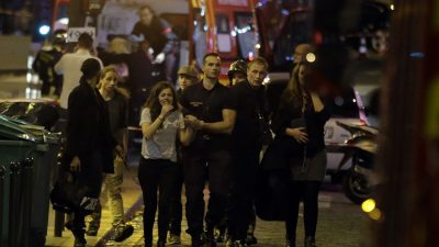 Augenzeuge: Terroristen schossen zehn Minuten in Konzertsaal
