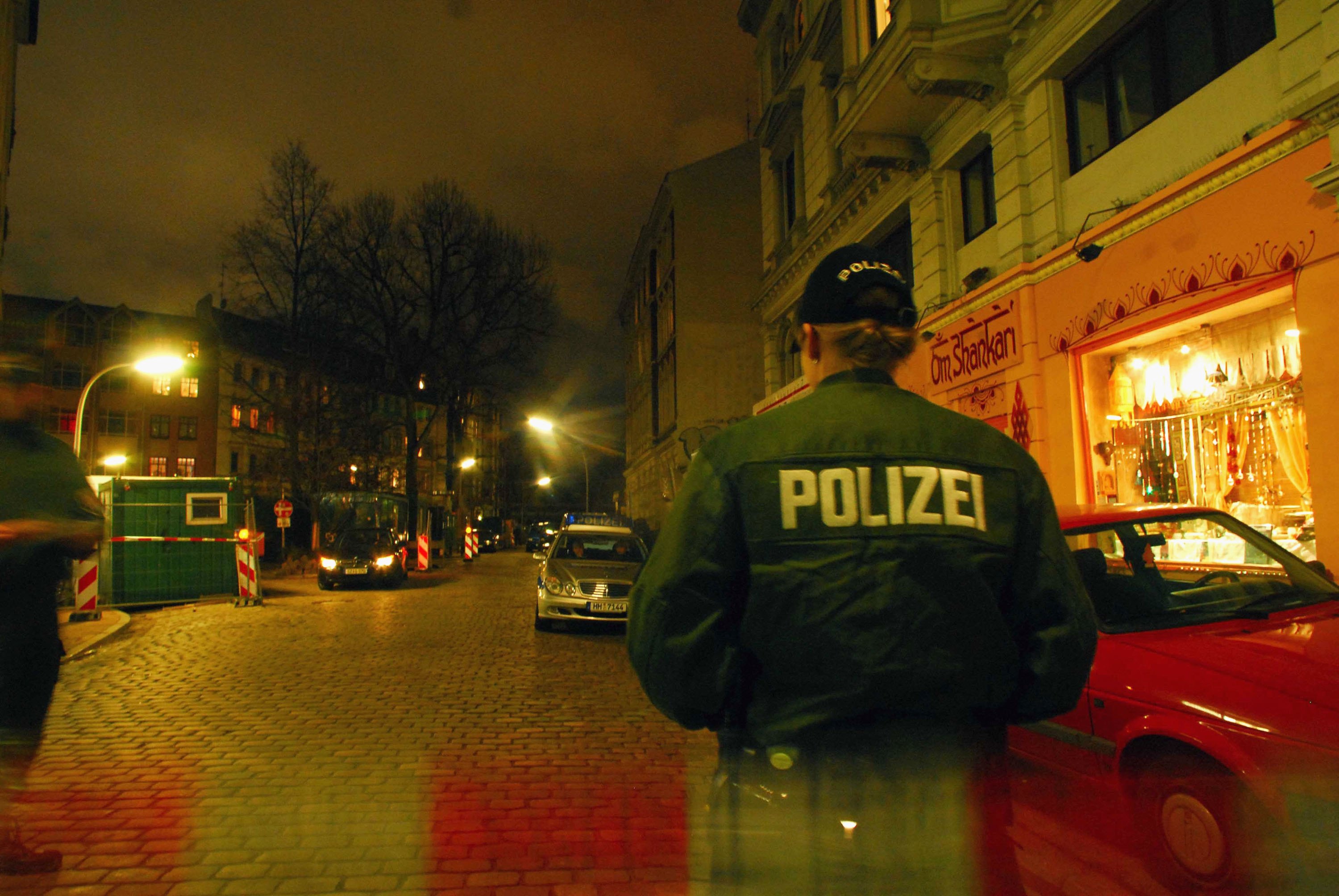 Überfall auf junge Frau (25) in Dresden: Zeugen gesucht