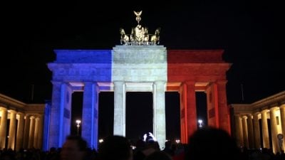 Weltweite Trauer und Solidarität nach Terroranschlägen in Paris