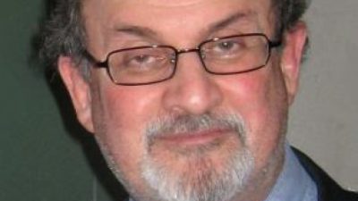 IS-Terror: Salman Rushdie ruft Menschen in Europa zu Gelassenheit auf