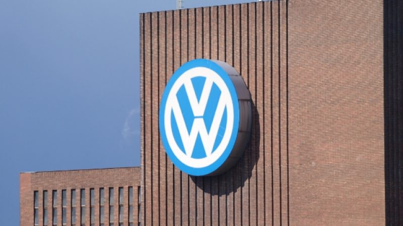 Abgas-Affäre: VW-Aktie bricht stark ein