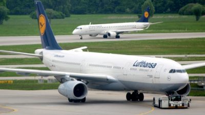 Flugbegleiter unterbrechen Streik bei Lufthansa für einen Tag