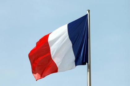 Frankreich: Valls warnt vor Anschlägen mit Chemie- oder Biowaffen