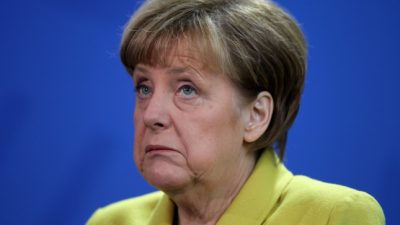 Wachsende Kritik an Flüchlingspolitik: Politologe hält Merkel-Rücktritt für möglich
