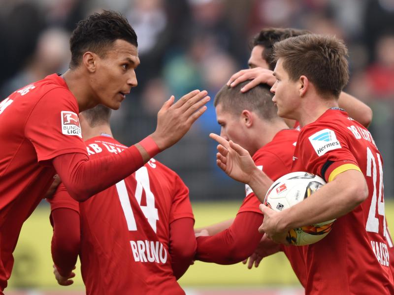 Freiburg verspielt 2:0-Führung: RB Leipzig jetzt Spitze