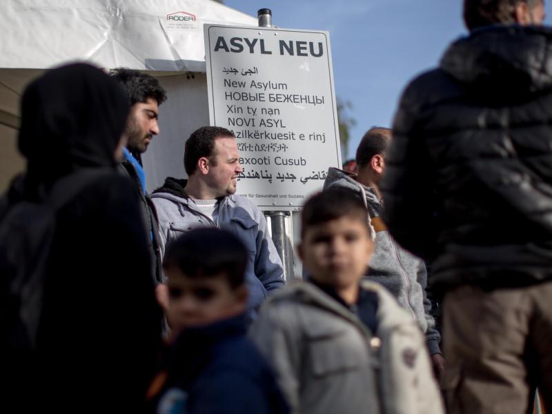 Koalitionsspitzen und Länder ringen um Asyllösungen